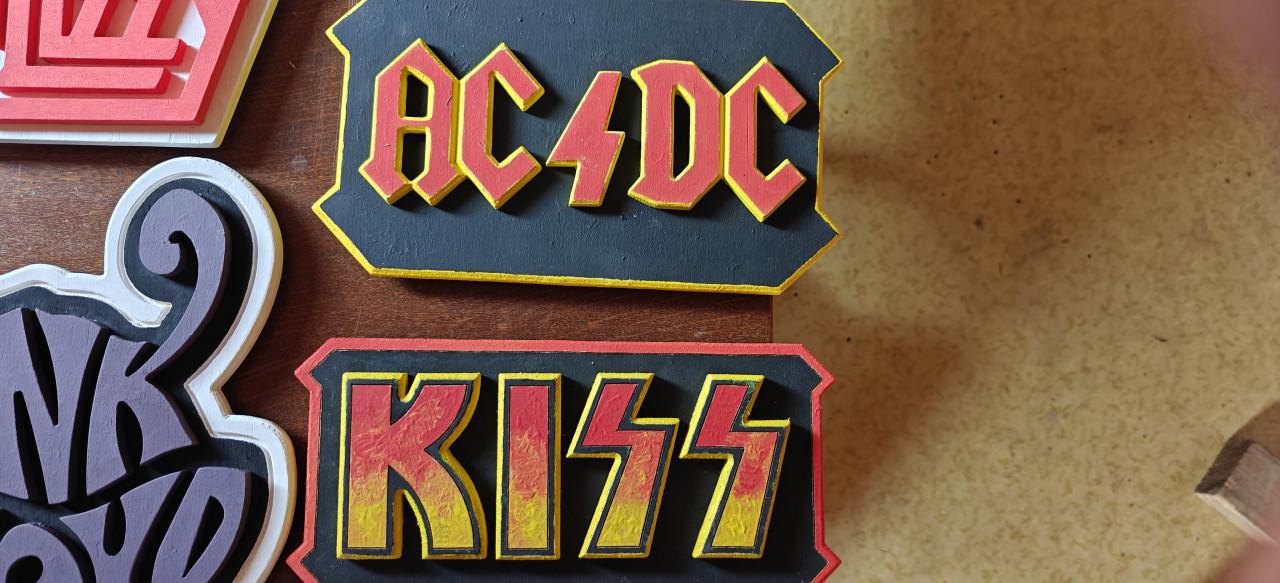 Fleur u Mancave op verschilde Logo’s  van Artiesten .