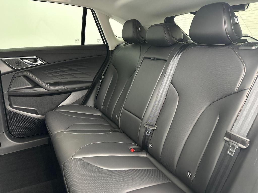 MG Hs mg phev 1.5 luxury madness deal edition