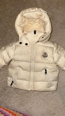Moncler jas 6-9 Maanden
