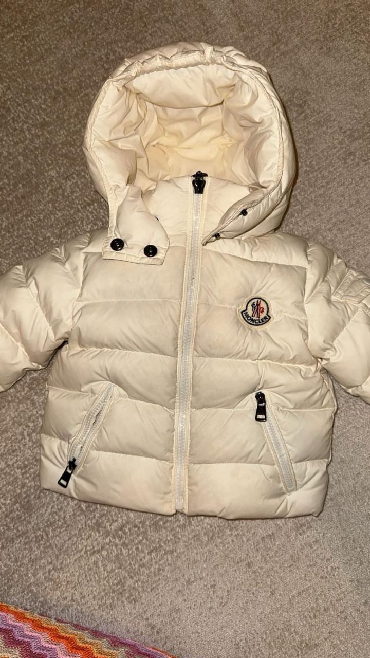 Moncler jas 6-9 Maanden