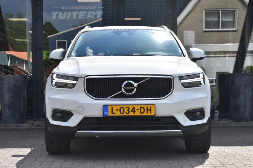 Volvo XC40 1.5 t2 | trekhaak | camera | apple carplay | android auto | adap
