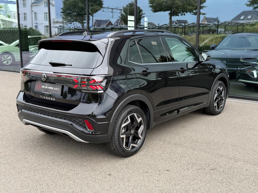 Volkswagen T-cross 1.5 tsi 150pk dsg r-line | camera | trekhaak | navi | iq
