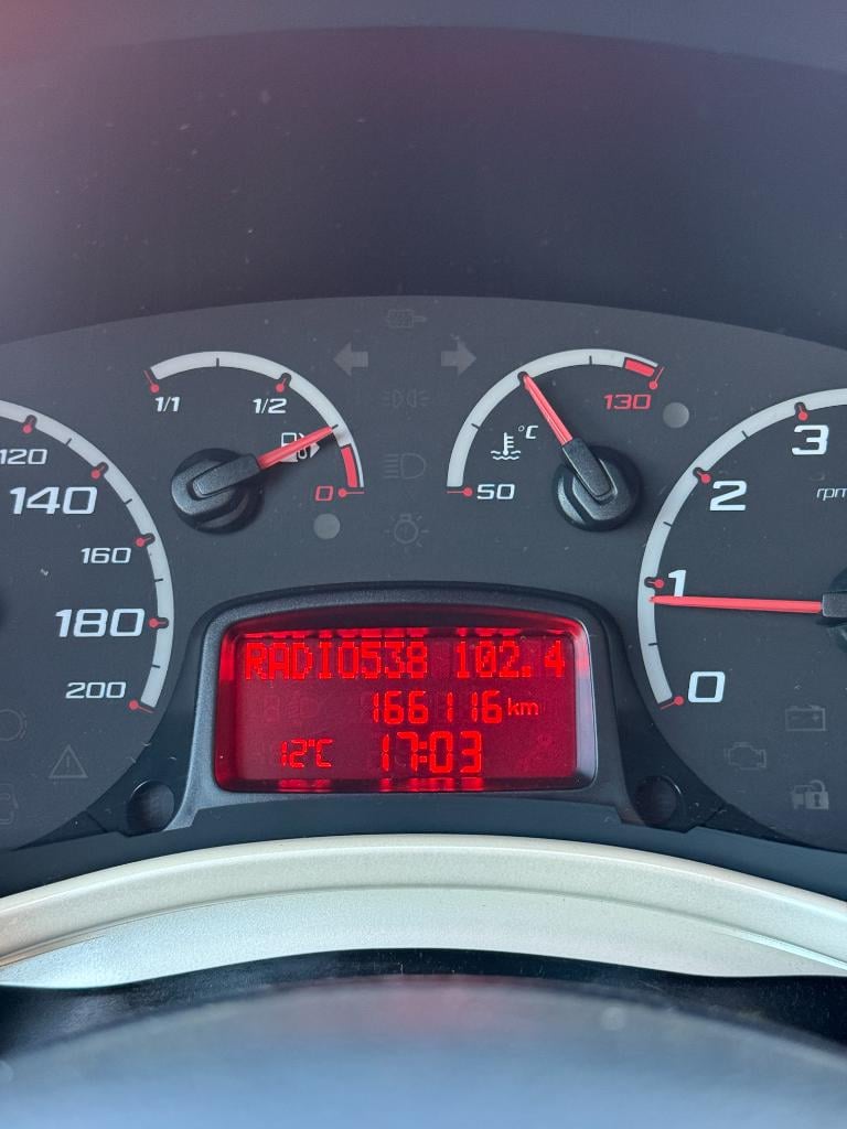 Ford KA 1.2 - titanium - airco