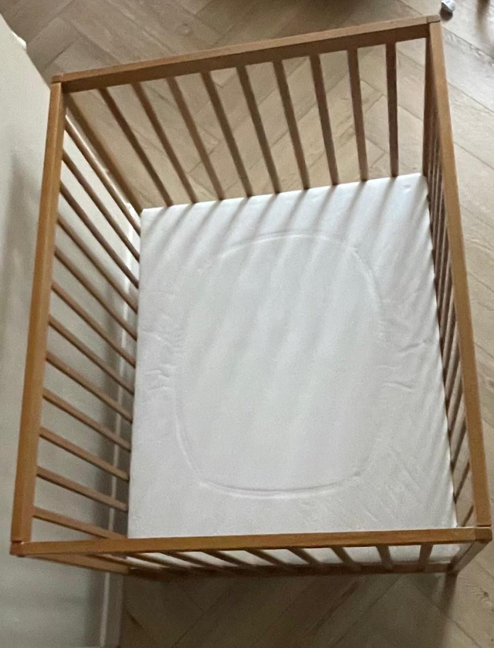 Baby box inclusief baby muziek box en matras