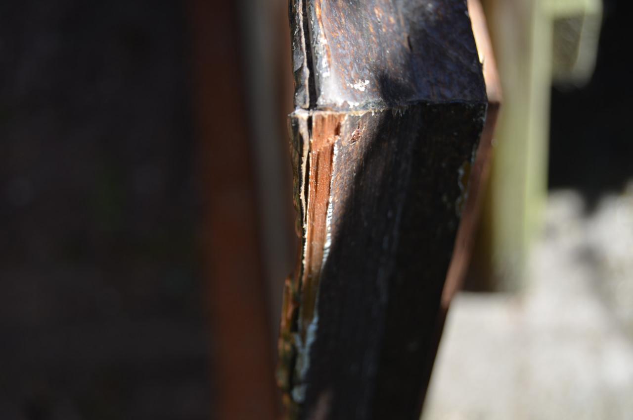 Nog een bootje in rivierlandschap, gesigneerd