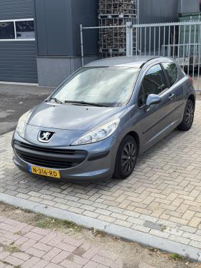 Peugeot 207 zuinig 1.4 + Airco, Weinig KM, onderhoud gehad.