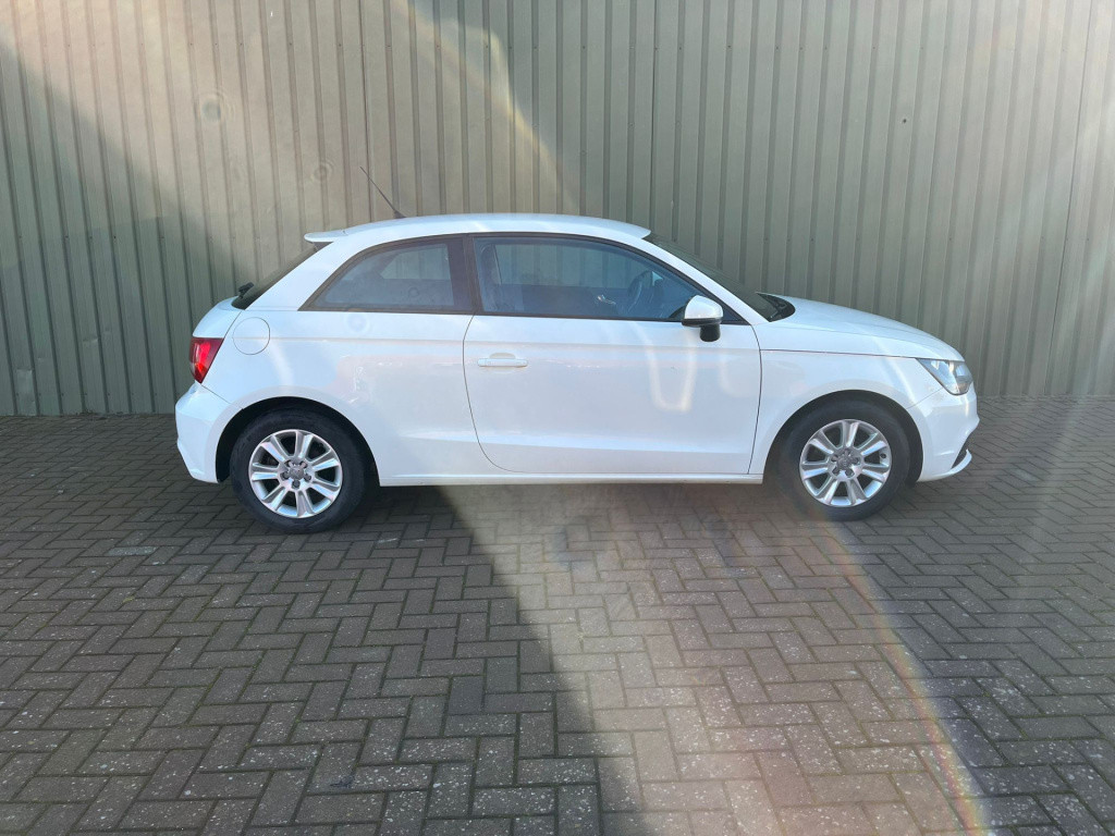 Audi A1 1.2 tfsi attraction pro line business