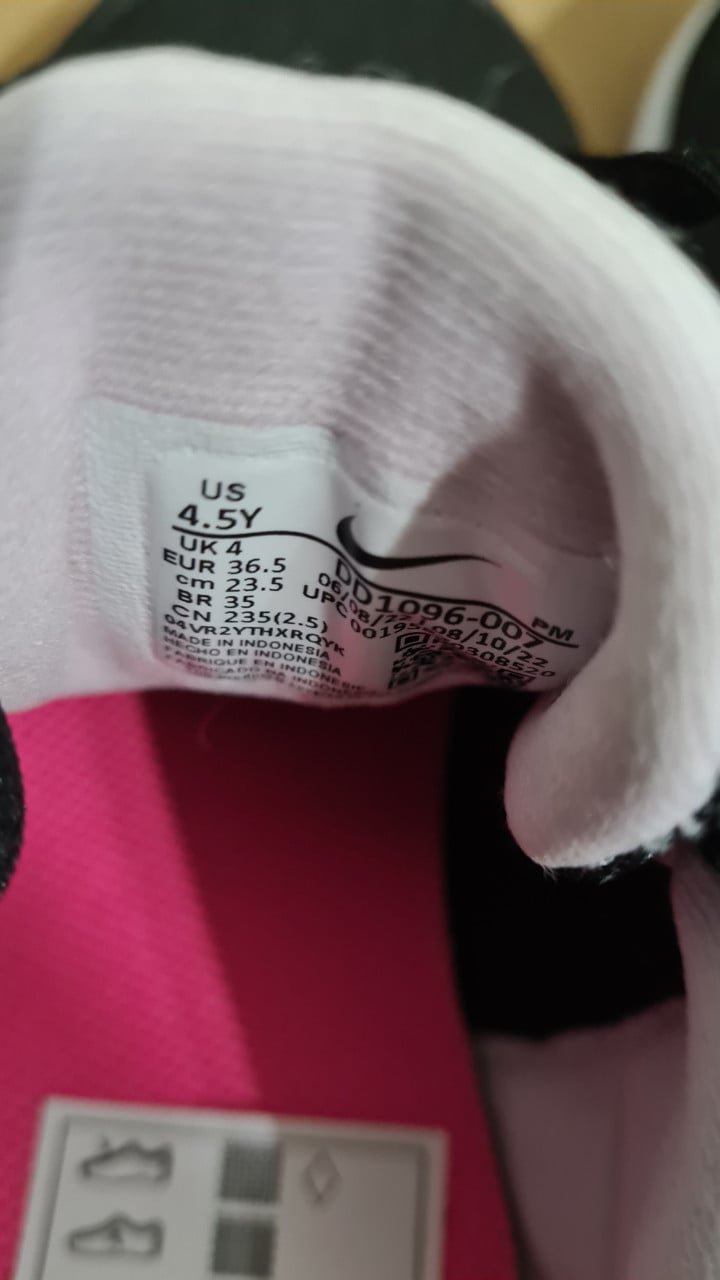 Meisjes sport schoenen NIKE- Nieuw in doos-Maat 36.5