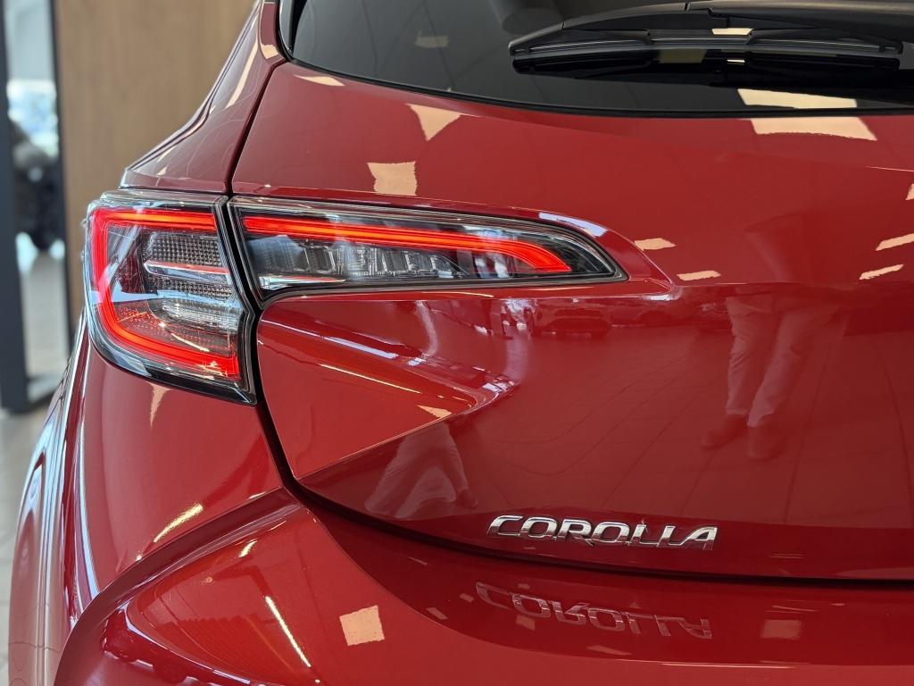 Toyota Corolla 2.0 180pk hybrid style limited | stuur+ stoel.verw | camera|