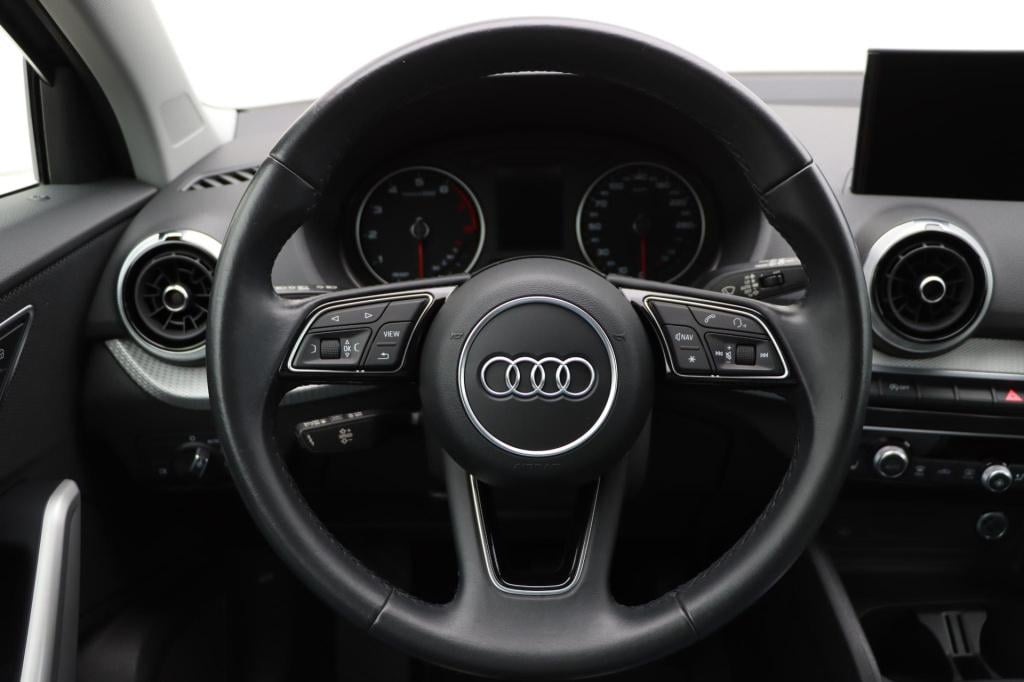 Audi Q2 35 tfsi advanced edition 150pk s-tronic zwart optiek