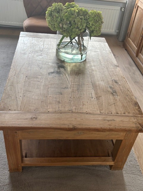 Salontafel van teakhout
