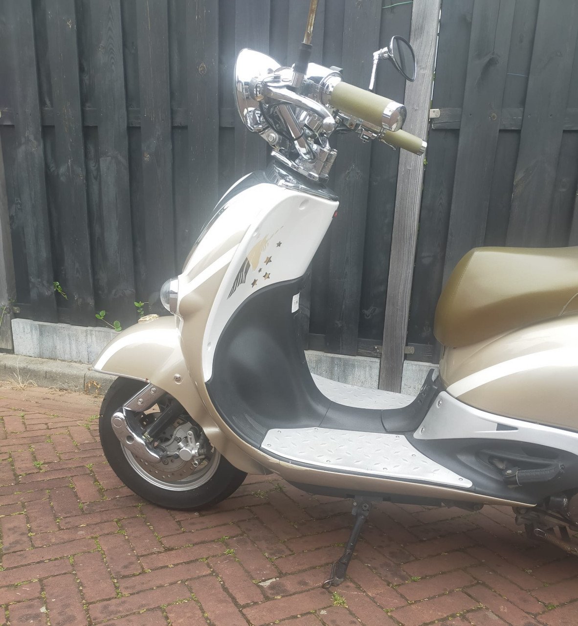 🛵 Benzhou Snorscooter – Betrouwbaar & Betaalbaar Rijden!