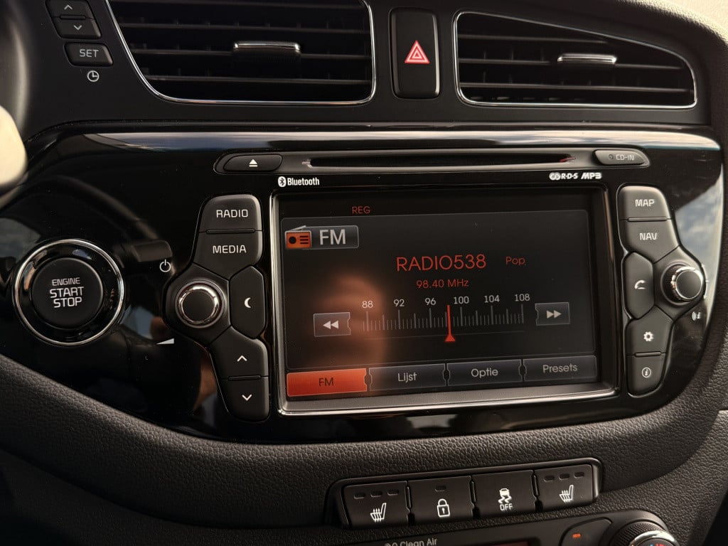 Kia Cee'd sportswagon 1.6 gdi businessline | pano | leder | stoel/stuur ver