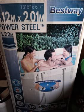 Bestway zwembad 4.12 x 2.01 x 1.22 inclusief warmtepomp