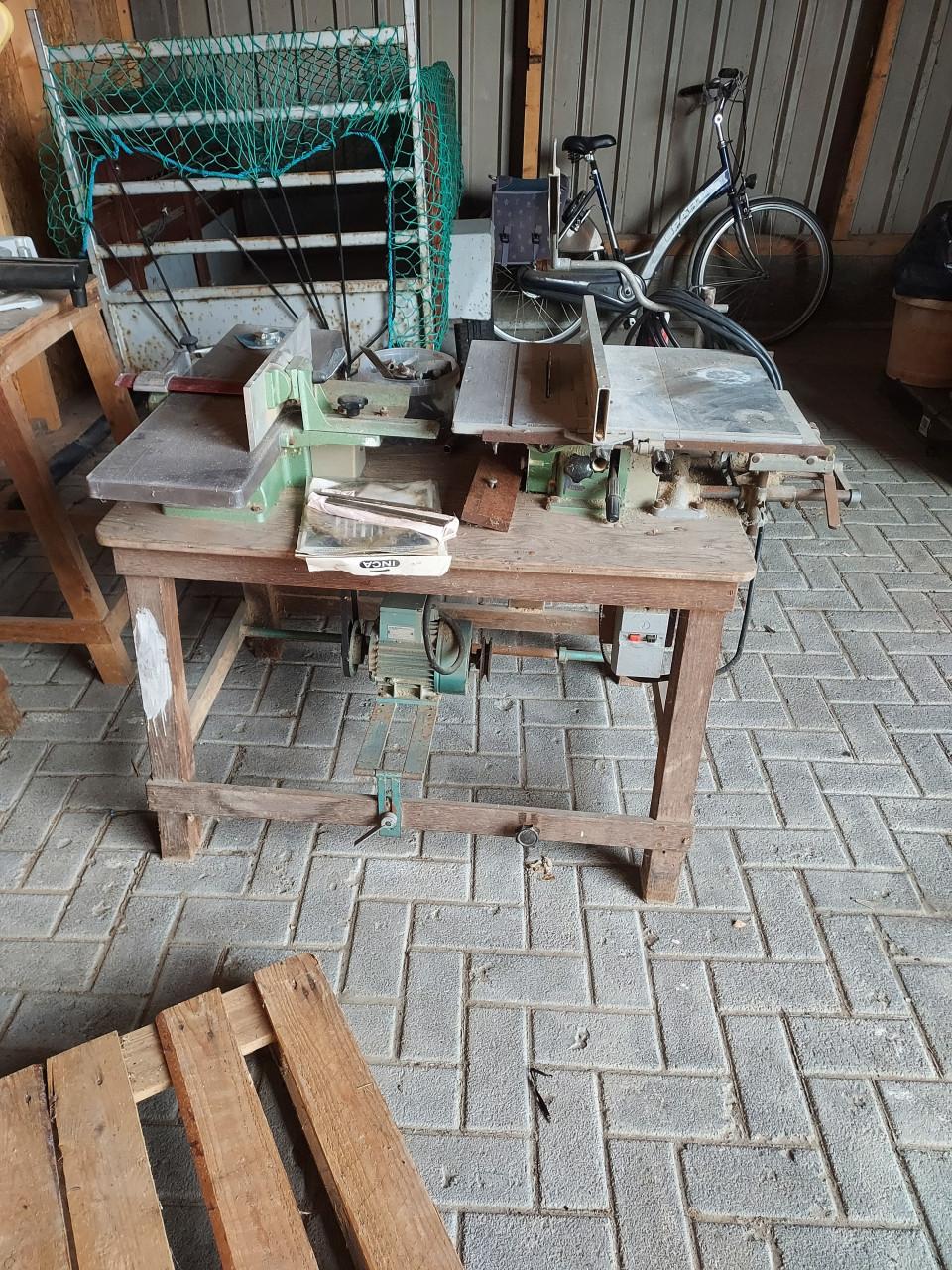 Vlakbankje vandiktebank zaagtafel gecombineerd  krachtstroom