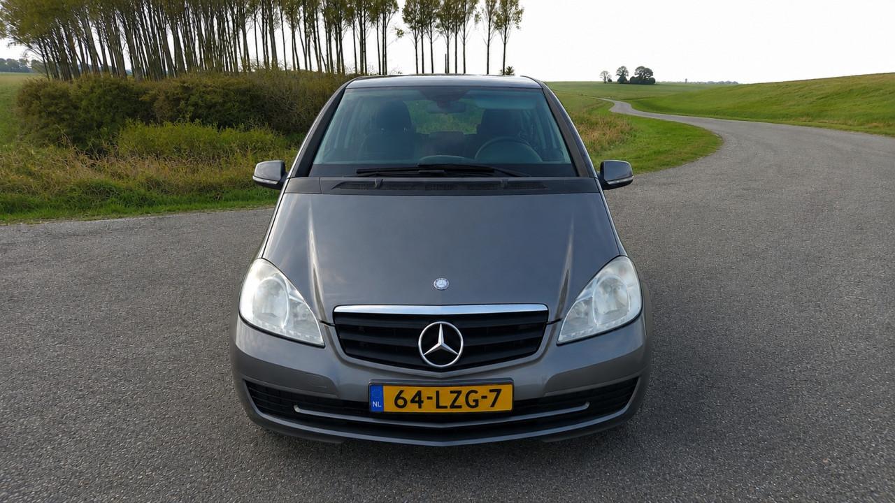 Mercedes A 150-2010- APK-Nette staat- Nette all-season banden