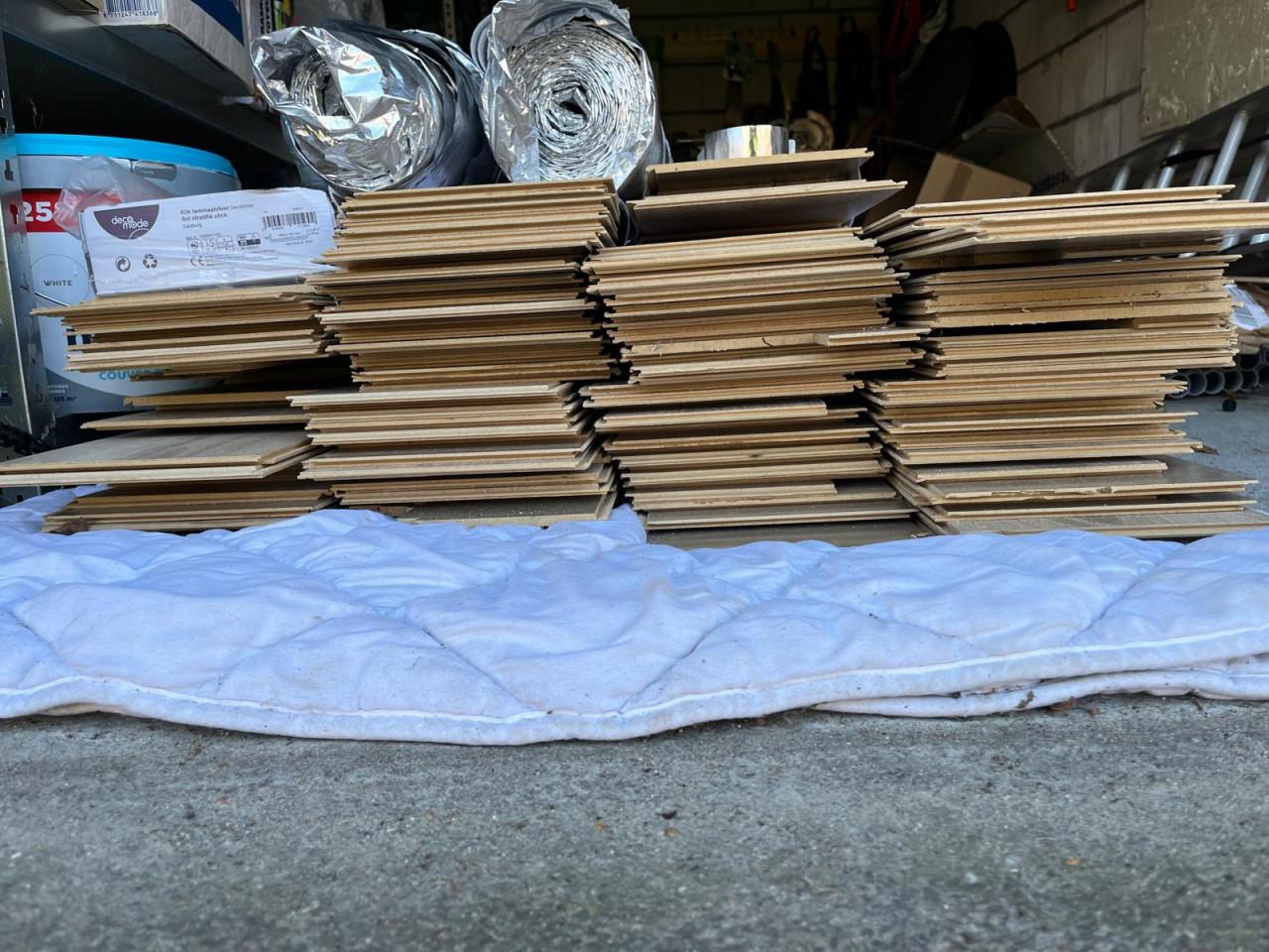 Klik laminaatvloer (ongeveer 30-35 M2)