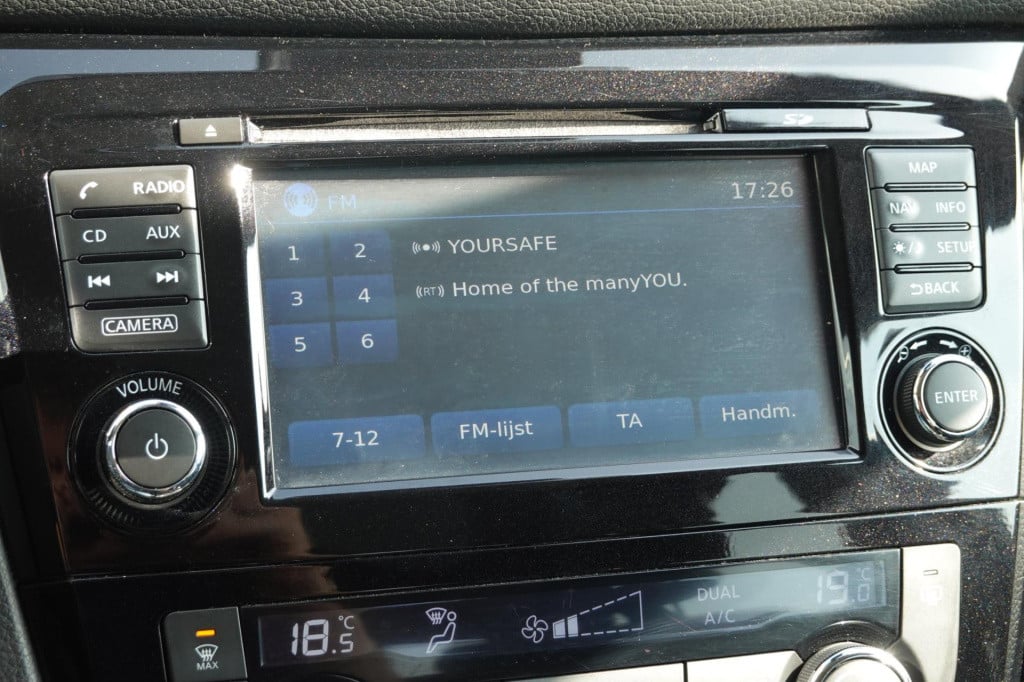 Nissan Qashqai 1.2 connect edition