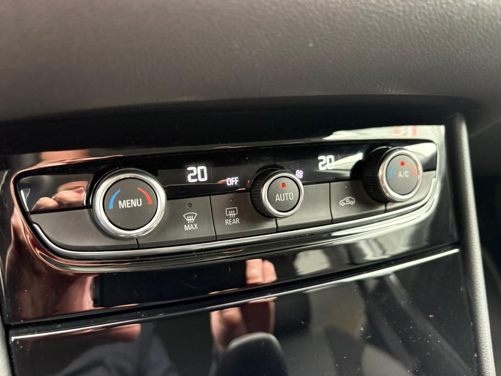 Opel Grandland X 1.2 turbo business executive