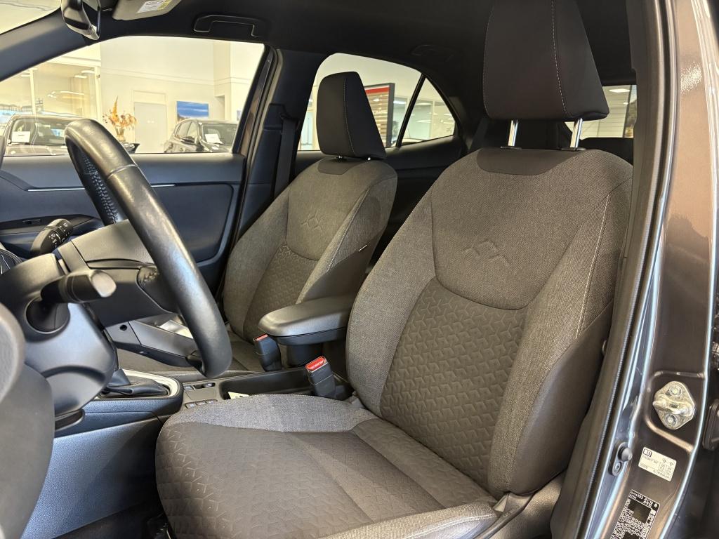 Toyota Yaris Cross 1.5 hybrid dynamic | stoel en stuurverwarming | bsm | te