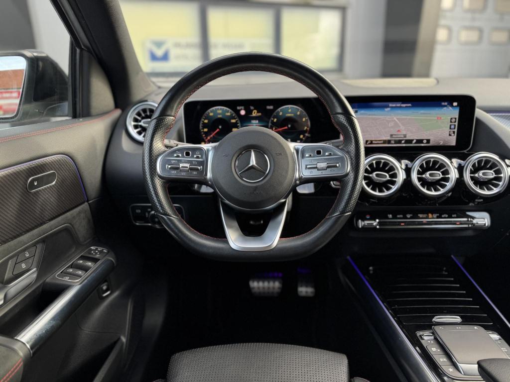 Mercedes-Benz Gla-klasse 200 amg line edition incl. trekhaak afneembaar!