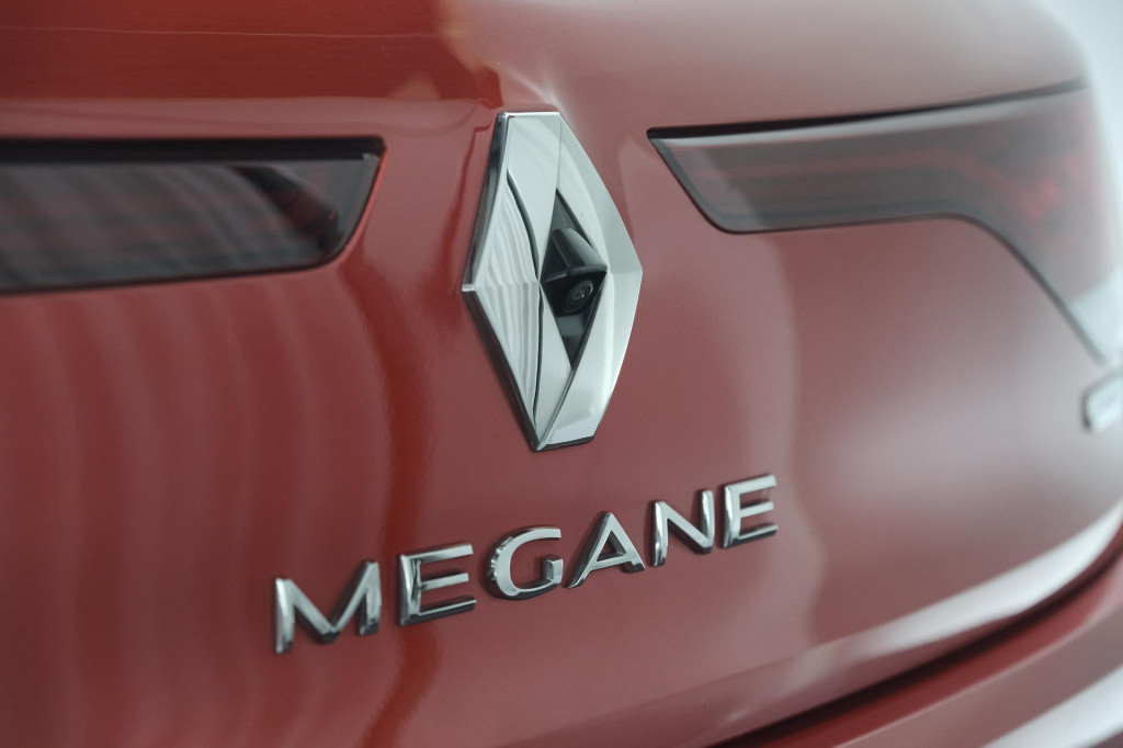 Renault Megane 1.6 plug-in hybrid 160 r.s. line | camera | head-up display 