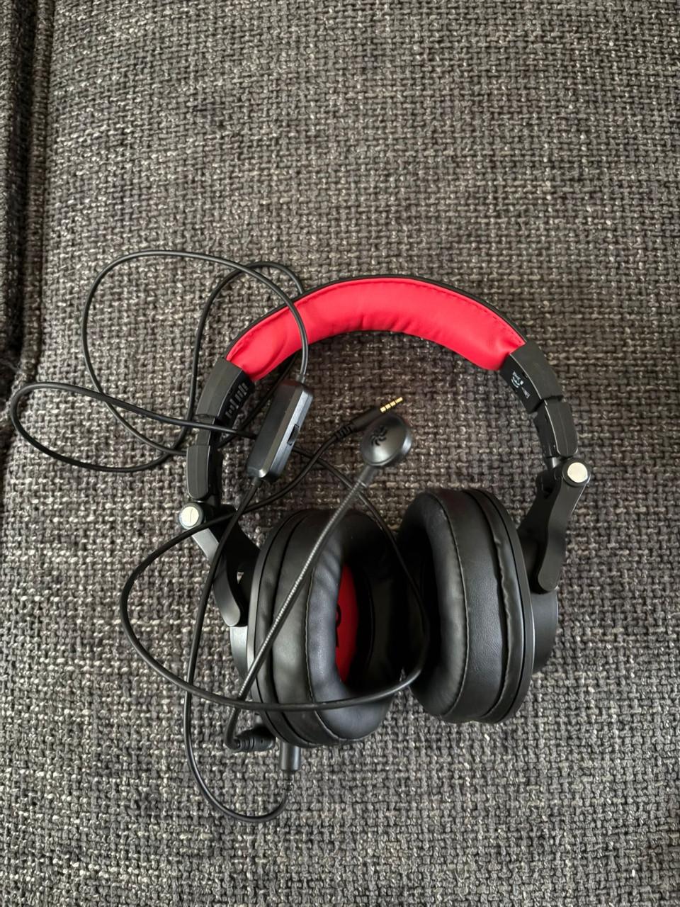 Playstation 4 compleet met headset controller etc