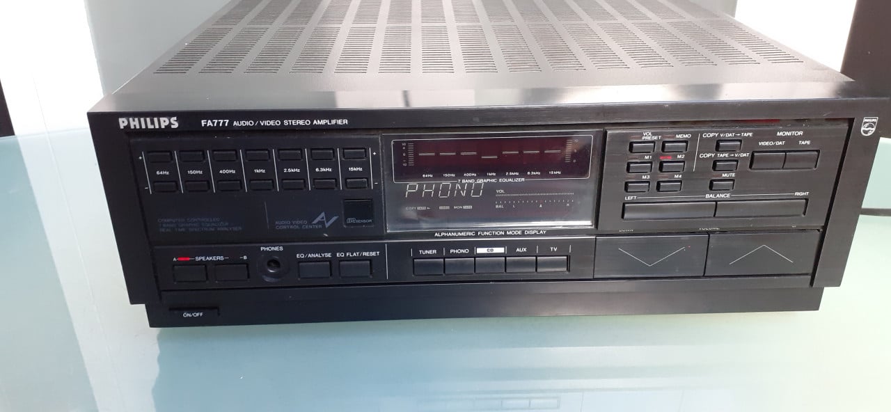 Versterker philipsFA777 2x 50 watt met eqalizer