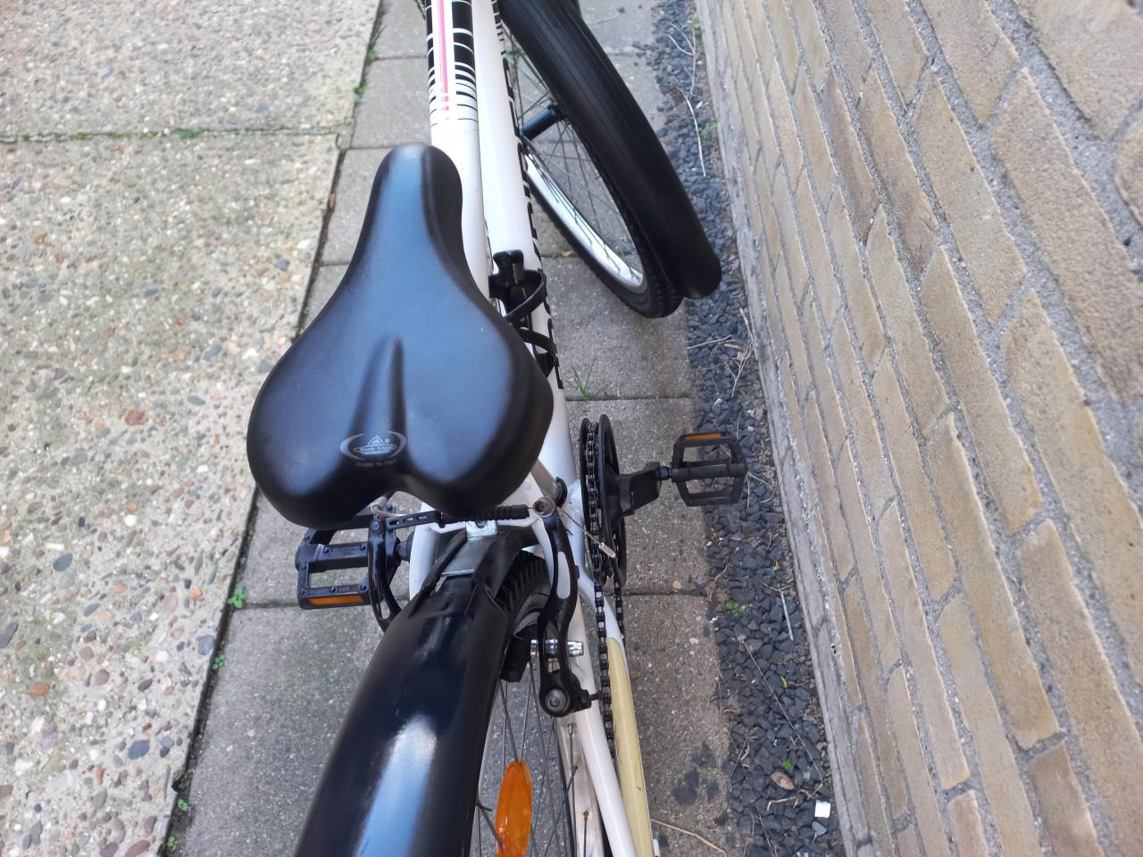 Te koop 24 inch meisjes mountainbike