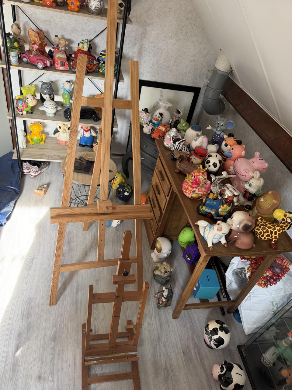 Schilderezels , kwasten , canvassen enzovoort