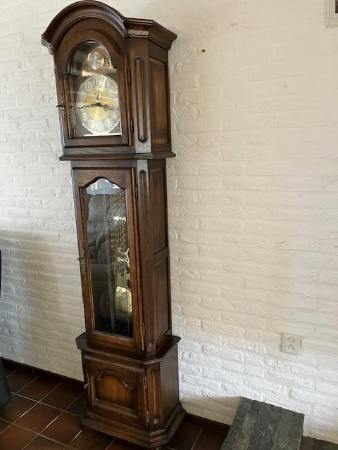 Grote antieke staande klok