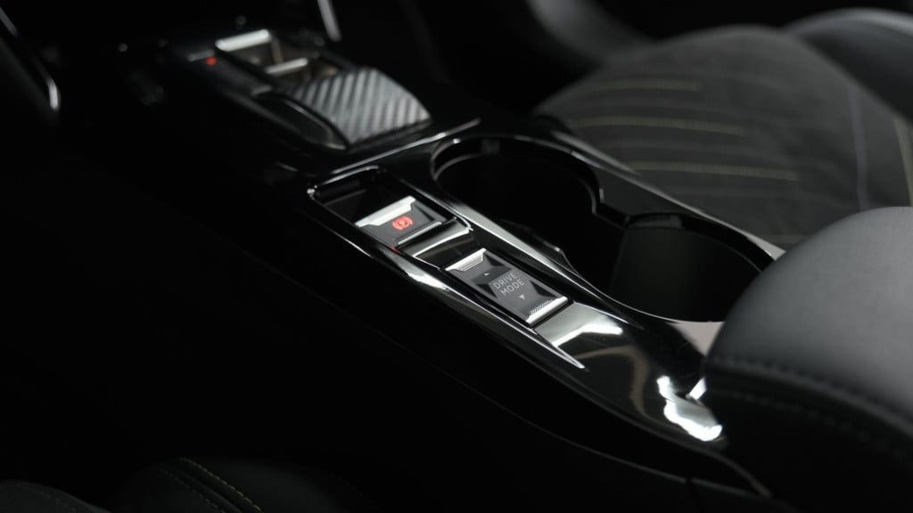 Peugeot 2008 puretech 130 eat8 gt | 360 camera | adaptieve cruise control |