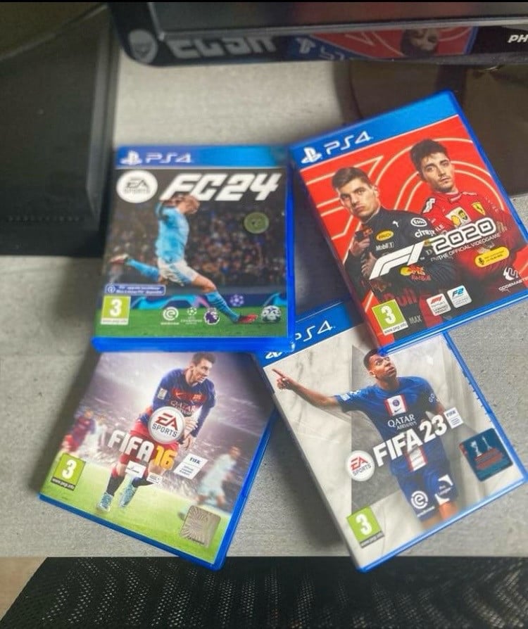 Ps4 + 4 spellen