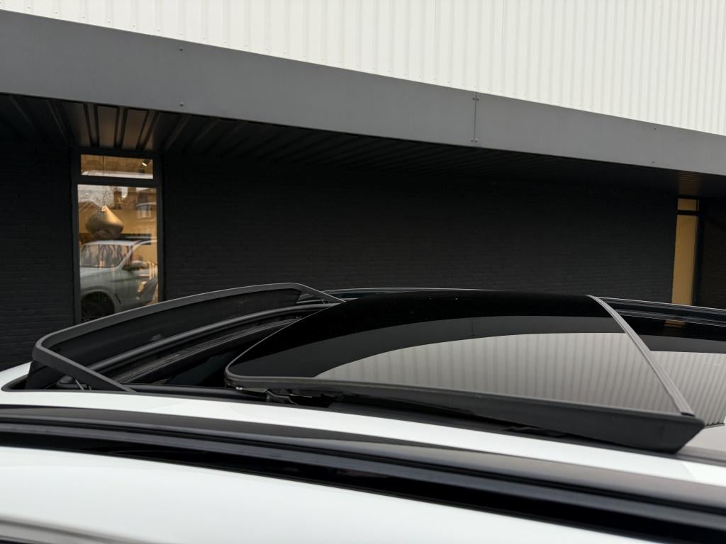 BMW X3 xdrive20i high executive // m-sport // pano // dealerondhouden /