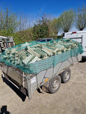 Haardhout gezaagd en gekliefd