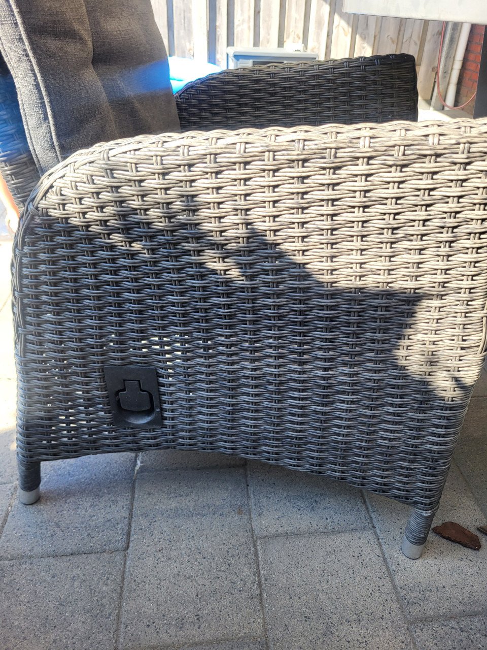 Tuinset ronde tafel en vier stoelen
