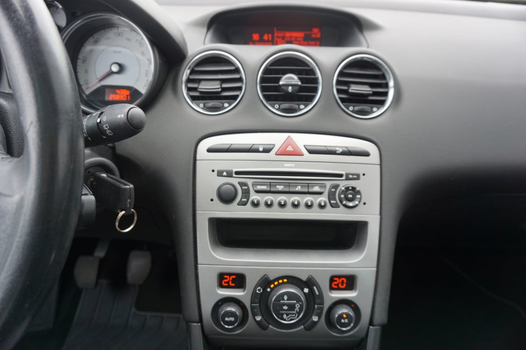 Peugeot 308 1.6 vti xt airco / cruise / stoelverw. / elektr. ramen / parkee