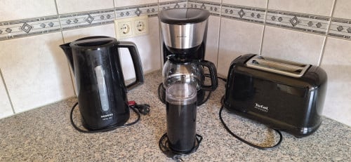 Koffiezetapparaat, koffiemolen, waterkoker e.d.