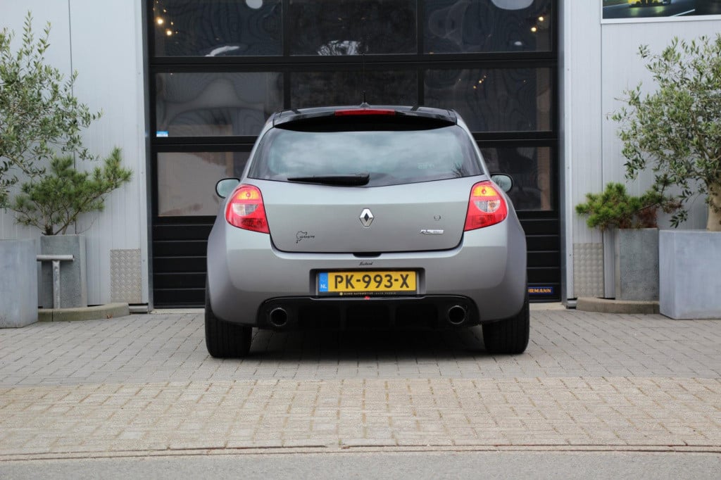 Renault Clio 2.0 rs - ange et demon 99/99 - akrapovic - recaro - shortshift