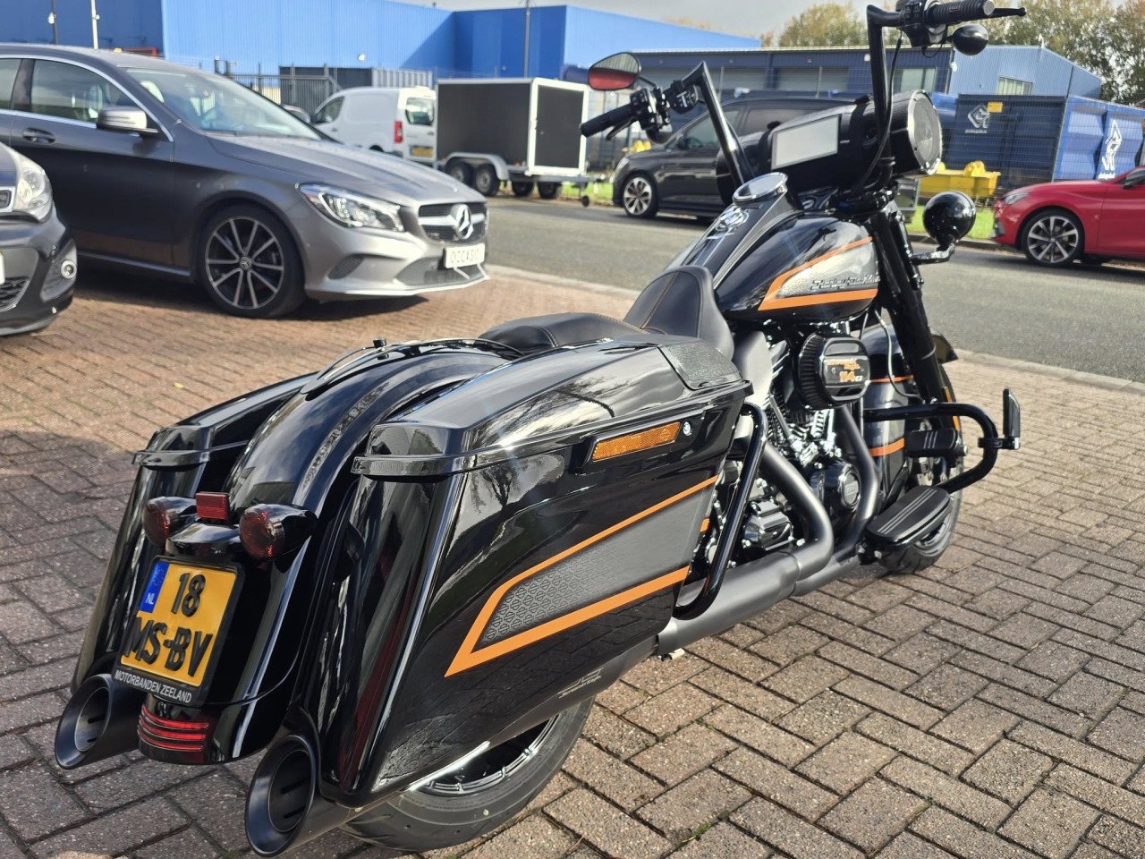 Harley-Davidson Road King Special 114ci Apex Edition