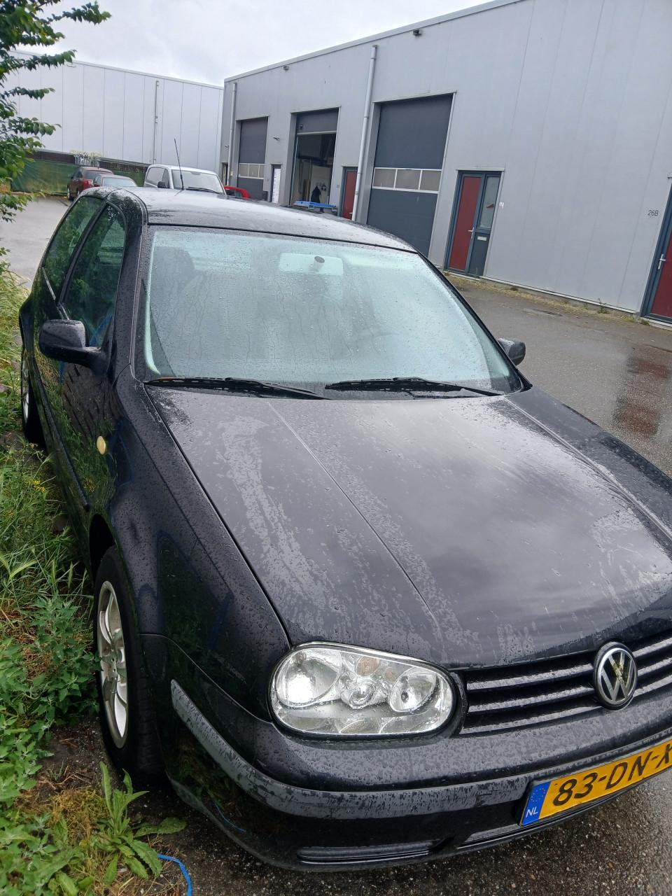 VW Golf 1.6-1999-goed lopen en rijdend-stuurbekr-airco-L.M. velgen-750,=
