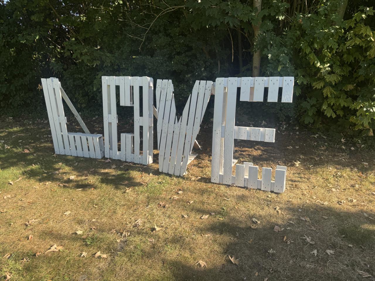 Love letters pallet bruiloft