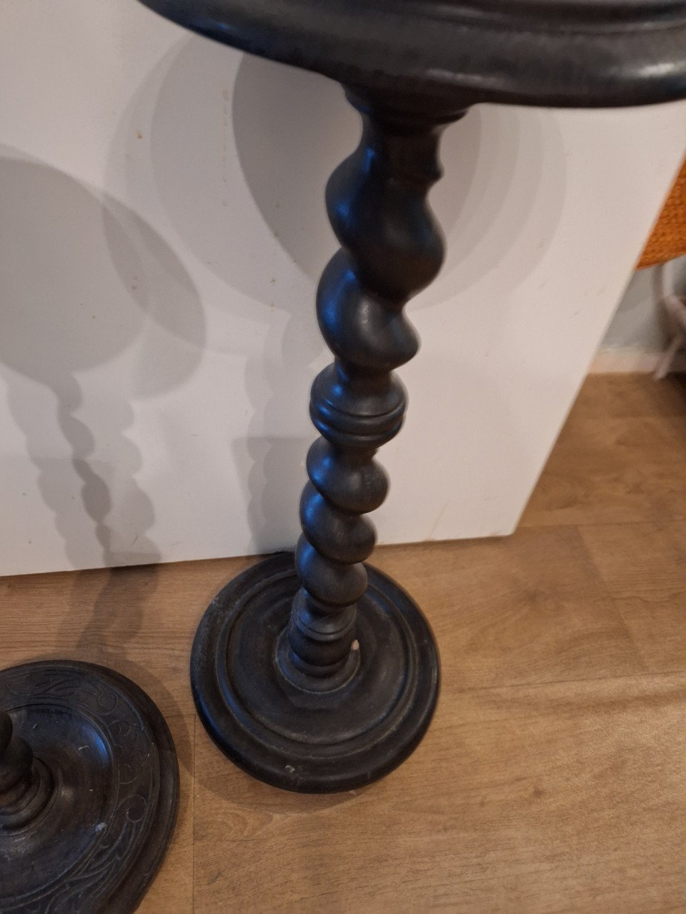 2 houten standaards