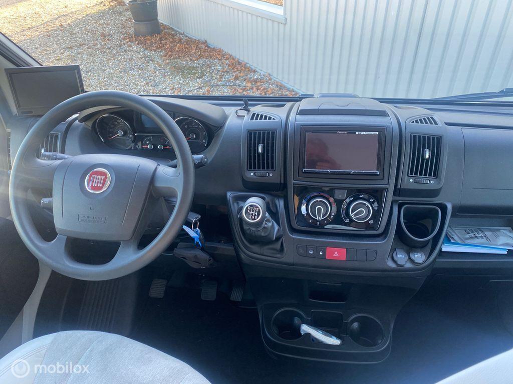 Adria Onbekend matrix 670dl