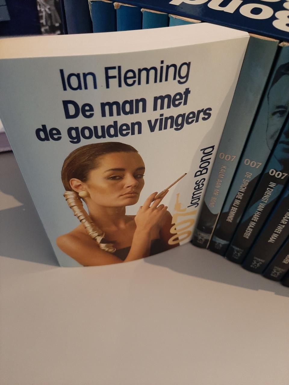 James Bond boekenreeks
