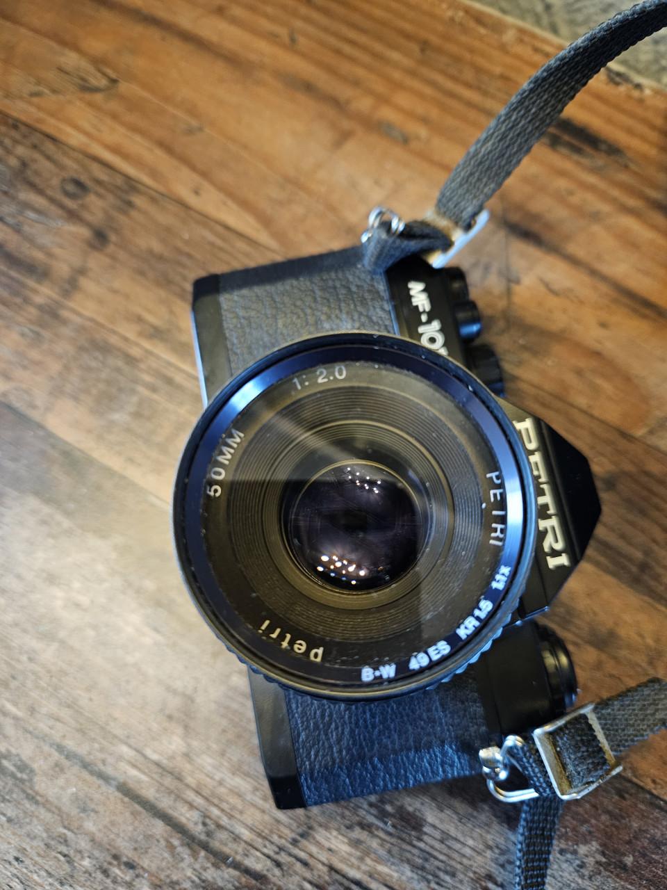 Mooie vintage Petri MF-101A Analoge Spiegelreflexcamera met Tas