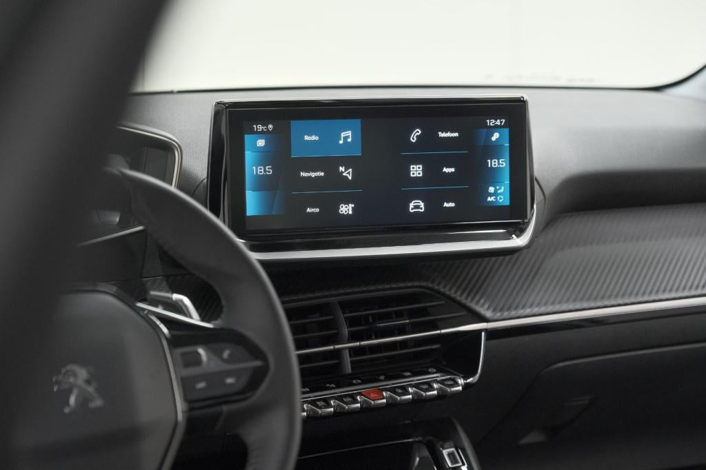 Peugeot 208 puretech 100 eat8 allure pack | camera | navigatie | apple carp