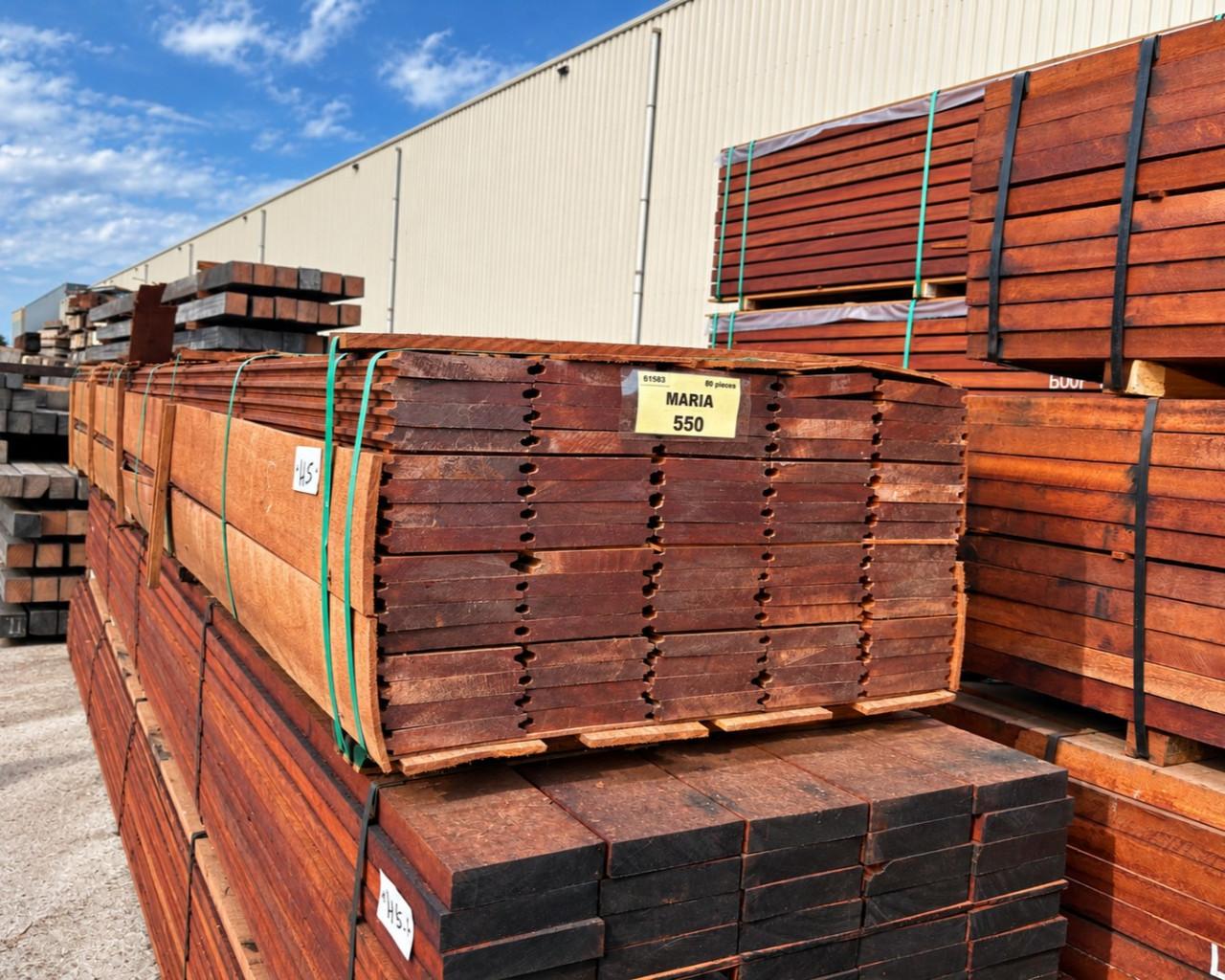 NIEUW | Hardhouten damwandplanken 30×185 mm – 5,50 meter