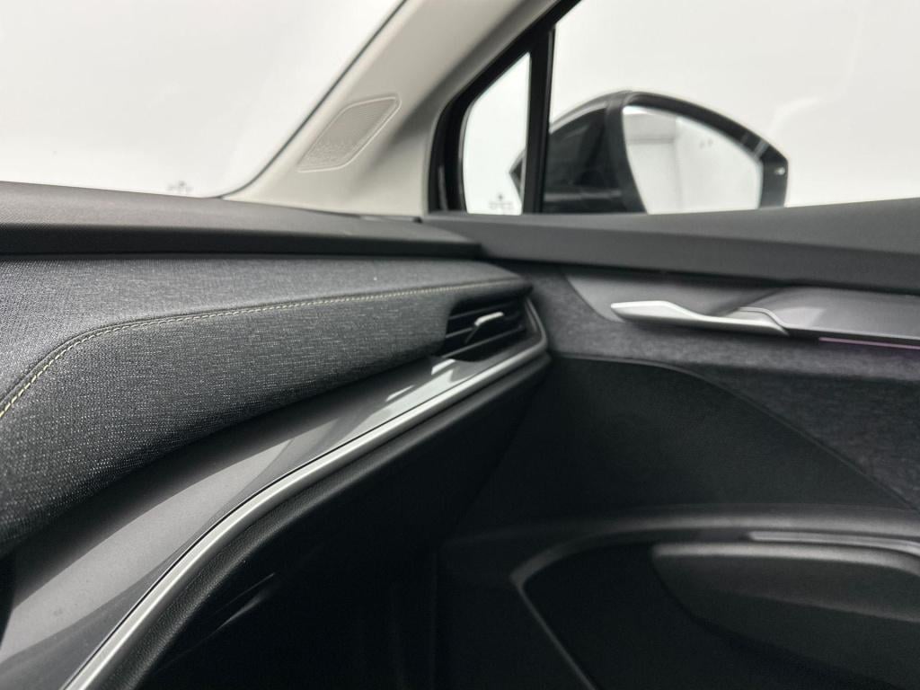 Skoda Elroq business edition tour elektromotor 150 kw / 204 pk