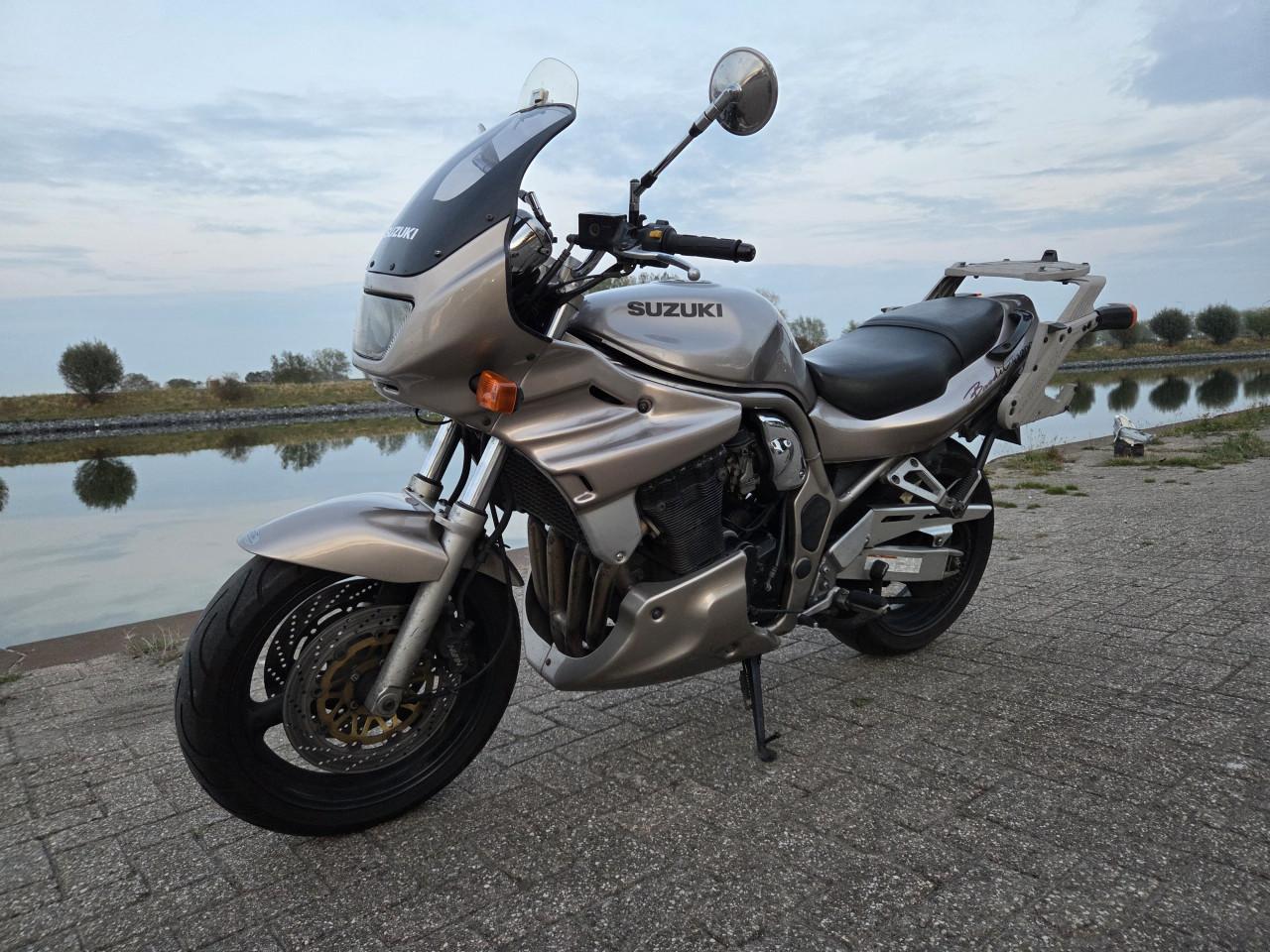 Suzuki GSF1200 Bandit met 3 delig kofferset